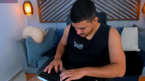Snapshot of paul_rivera chatting on October 13, 8:33 pm Paul Rivera online show from October 13, 8:33 pm