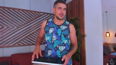Snapshot of paul_rivera chatting on January 25, 2:04 am Paul Rivera online show from January 25, 2:04 am