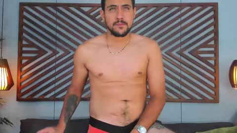Snapshot of paul_rivera chatting on February 14, 9:10 pm Paul Rivera online show from February 14, 9:10 pm