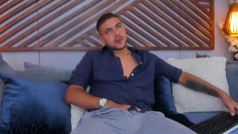 Snapshot of paul_rivera chatting on October 6, 11:44 pm Paul Rivera online show from October 6, 11:44 pm