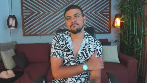Snapshot of paul_rivera chatting on January 30, 8:53 pm Paul Rivera online show from January 30, 8:53 pm