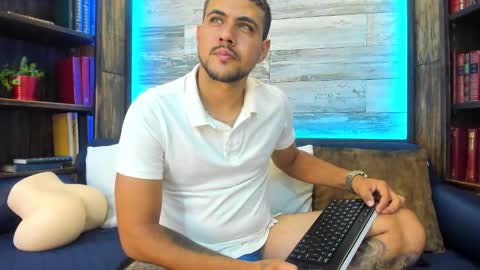 Snapshot of paul_rivera chatting on October 12, 1:42 am Paul Rivera online show from October 12, 1:42 am