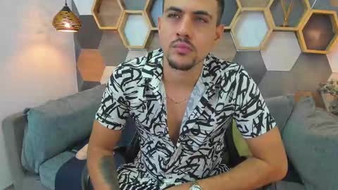 Snapshot of paul_rivera chatting on February 21, 12:38 am Paul Rivera online show from February 21, 12:38 am