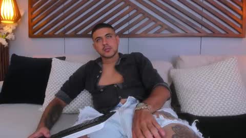 Snapshot of paul_rivera chatting on September 29, 9:36 pm Paul Rivera online show from September 29, 9:36 pm
