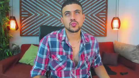 Snapshot of paul_rivera chatting on March 9, 7:59 pm Paul Rivera online show from March 9, 7:59 pm