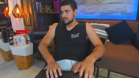 Snapshot of paul_rivera chatting on February 13, 8:45 pm Paul Rivera online show from February 13, 8:45 pm