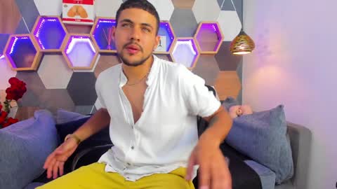 Snapshot of paul_rivera chatting on February 1, 1:02 am Paul Rivera online show from February 1, 1:02 am