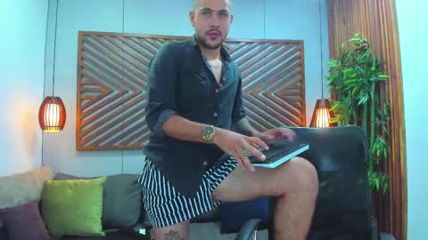 Snapshot of paul_rivera chatting on March 5, 8:32 pm Paul Rivera online show from March 5, 8:32 pm