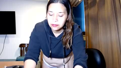 Snapshot of paula_anderson chatting on February 3, 8:24 pm PAULA online show from February 3, 8:24 pm