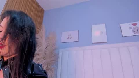 Pau online show from October 20, 7:19 pm