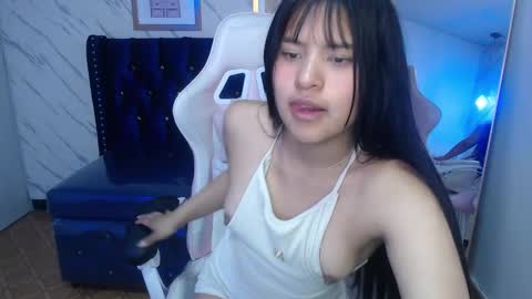 Snapshot of paulette_v chatting on February 15, 4:23 pm Live 800am 200pm COLOMBIAN HOUR online show from February 15, 4:23 pm