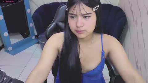Snapshot of paulette_v chatting on September 24, 2:02 pm Live 800am 200pm COLOMBIAN HOUR online show from September 24, 2:02 pm