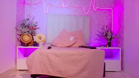 Paulina  online show from September 21, 12:20 pm