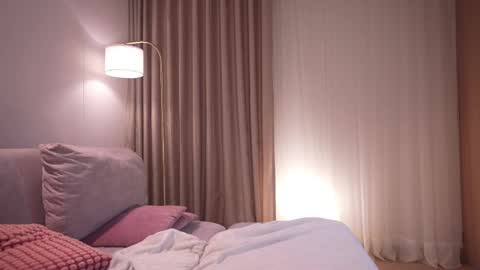 pauline_7 online show from January 18, 6:06 pm