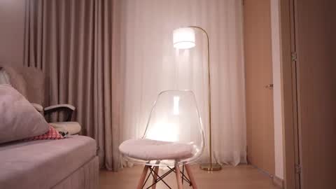 pauline_7 online show from November 16, 7:05 pm