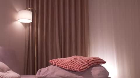 pauline_7 online show from March 19, 6:13 pm