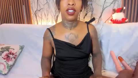 Pauline online show from December 20, 2:07 am