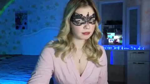 PawsClawss online show from January 7, 5:23 am