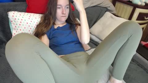 Snapshot of peaceduke chatting on October 6, 5:03 am FOUNTAIN SQUIRT online show from October 6, 5:03 am