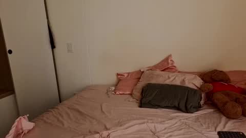 Ema online show from December 2, 6:39 pm