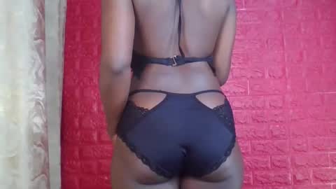 peach_melbah online show from April 10, 11:26 am