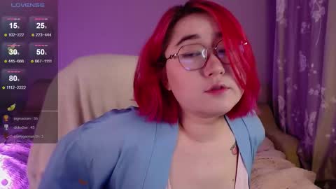 Snapshot of peach_shy chatting on October 1, 7:29 am Lilian online show from October 1, 7:29 am