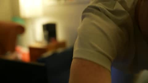 peachespunkins online show from November 22, 4:33 am