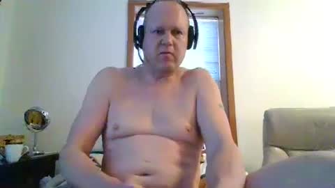 Snapshot of peachgigolo chatting on March 11, 1:23 pm PEach online show from March 11, 1:23 pm