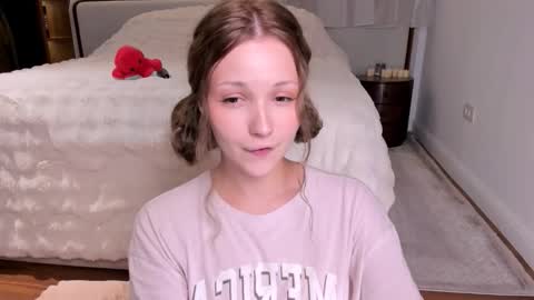 Lili online show from November 10, 7:11 am