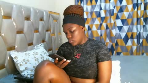 Snapshot of peachygirl255 chatting on October 17, 7:07 pm Peachy online show from October 17, 7:07 pm