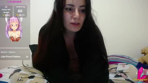 Snapshot of pearl_3 chatting on January 25, 5:40 am Pearl online show from January 25, 5:40 am