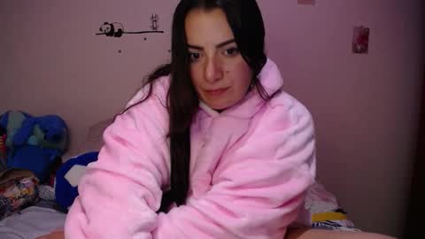 Snapshot of pearl_3 chatting on September 28, 4:32 am Pearl online show from September 28, 4:32 am