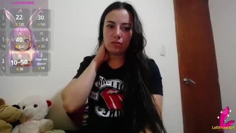 Snapshot of pearl_3 chatting on March 8, 3:17 am Pearl online show from March 8, 3:17 am