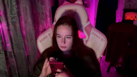 Snapshot of pearlprincess_ chatting on October 20, 5:07 pm Adelina online show from October 20, 5:07 pm