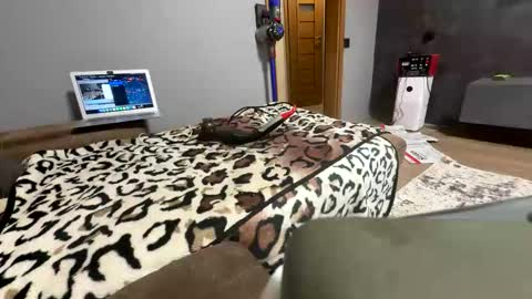 pedkelniupora online show from November 26, 7:10 pm