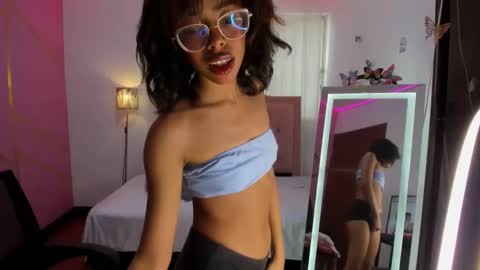 Snapshot of peneelopeecute chatting on February 12, 9:54 pm peneelopeecute online show from February 12, 9:54 pm