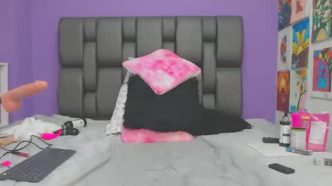 Snapshot of penelopee_cooper chatting on October 5, 2:13 pm Gaby online show from October 5, 2:13 pm