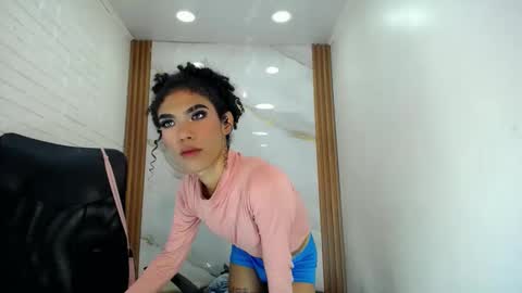 Snapshot of penelopee_rouse chatting on October 8, 9:32 pm Penelopee Rouse online show from October 8, 9:32 pm