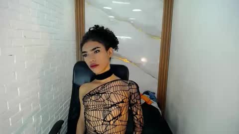 Snapshot of penelopee_rouse chatting on October 16, 8:51 pm Penelopee Rouse online show from October 16, 8:51 pm