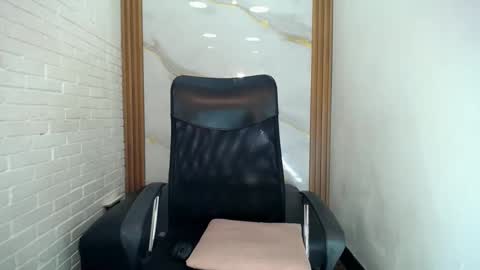 Snapshot of penelopee_rouse chatting on September 27, 10:51 pm Penelopee Rouse online show from September 27, 10:51 pm