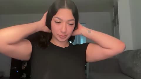 penelopeinwonderland online show from April 2, 12:51 am