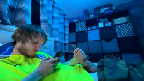 Snapshot of penguin666778 chatting on September 24, 12:39 am Penguin online show from September 24, 12:39 am