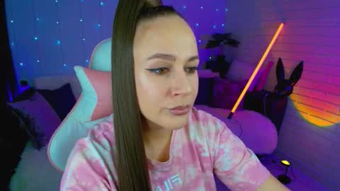 Dia  online show from October 3, 9:23 pm