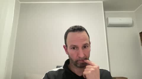 Snapshot of peppinslosqualo chatting on February 15, 8:01 pm peppinslosqualo online show from February 15, 8:01 pm