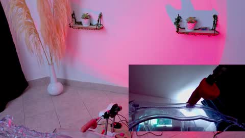 pequitasmedusa9 online show from October 21, 6:55 pm