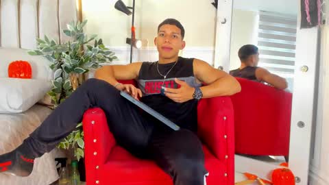 Snapshot of percy_god chatting on October 4, 7:44 pm percy_god online show from October 4, 7:44 pm