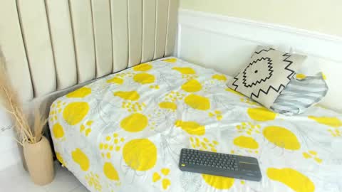 Snapshot of percy_god chatting on September 14, 10:11 pm percy_god online show from September 14, 10:11 pm
