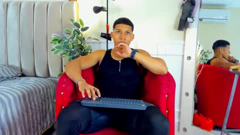 Snapshot of percy_god chatting on October 3, 7:33 pm percy_god online show from October 3, 7:33 pm