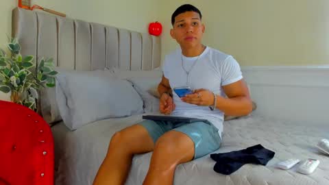 Snapshot of percy_god chatting on October 6, 9:10 pm percy_god online show from October 6, 9:10 pm