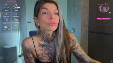 Snapshot of perfecttbaby77n chatting on September 12, 8:38 am Anna online show from September 12, 8:38 am